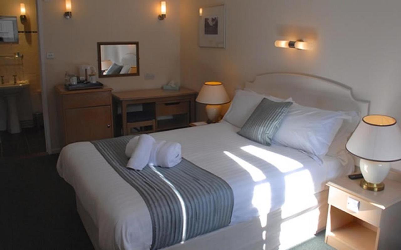 Mundford Lynford Hall Hotel מראה חיצוני תמונה