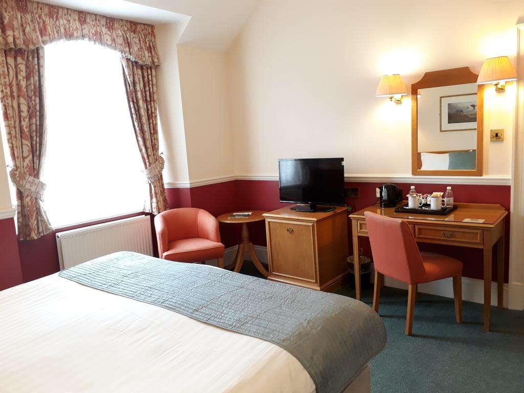 Mundford Lynford Hall Hotel מראה חיצוני תמונה