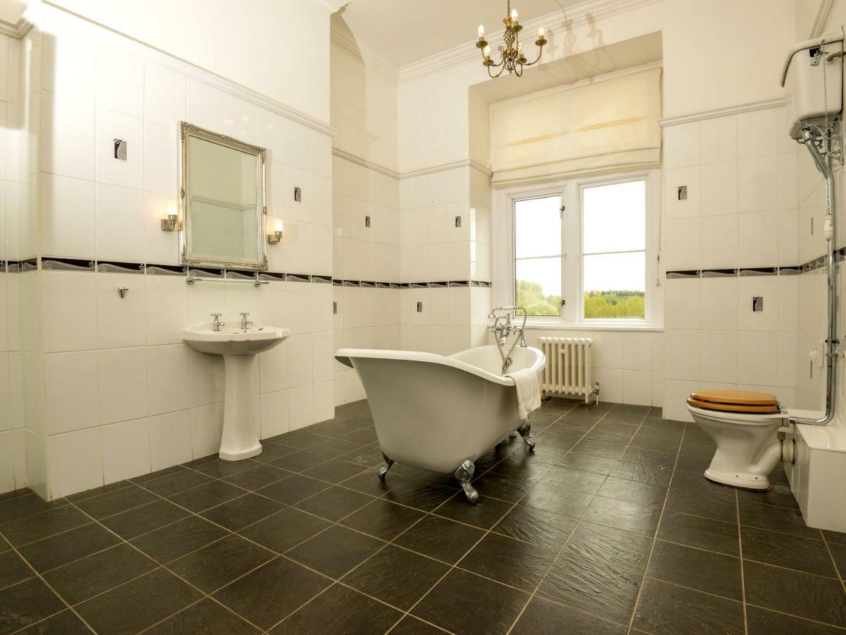 Mundford Lynford Hall Hotel מראה חיצוני תמונה