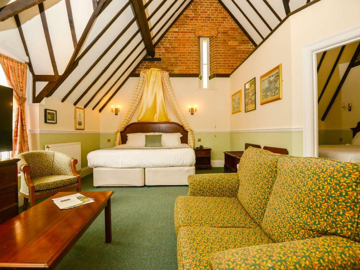Mundford Lynford Hall Hotel מראה חיצוני תמונה