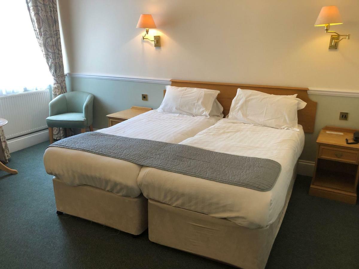 Mundford Lynford Hall Hotel מראה חיצוני תמונה